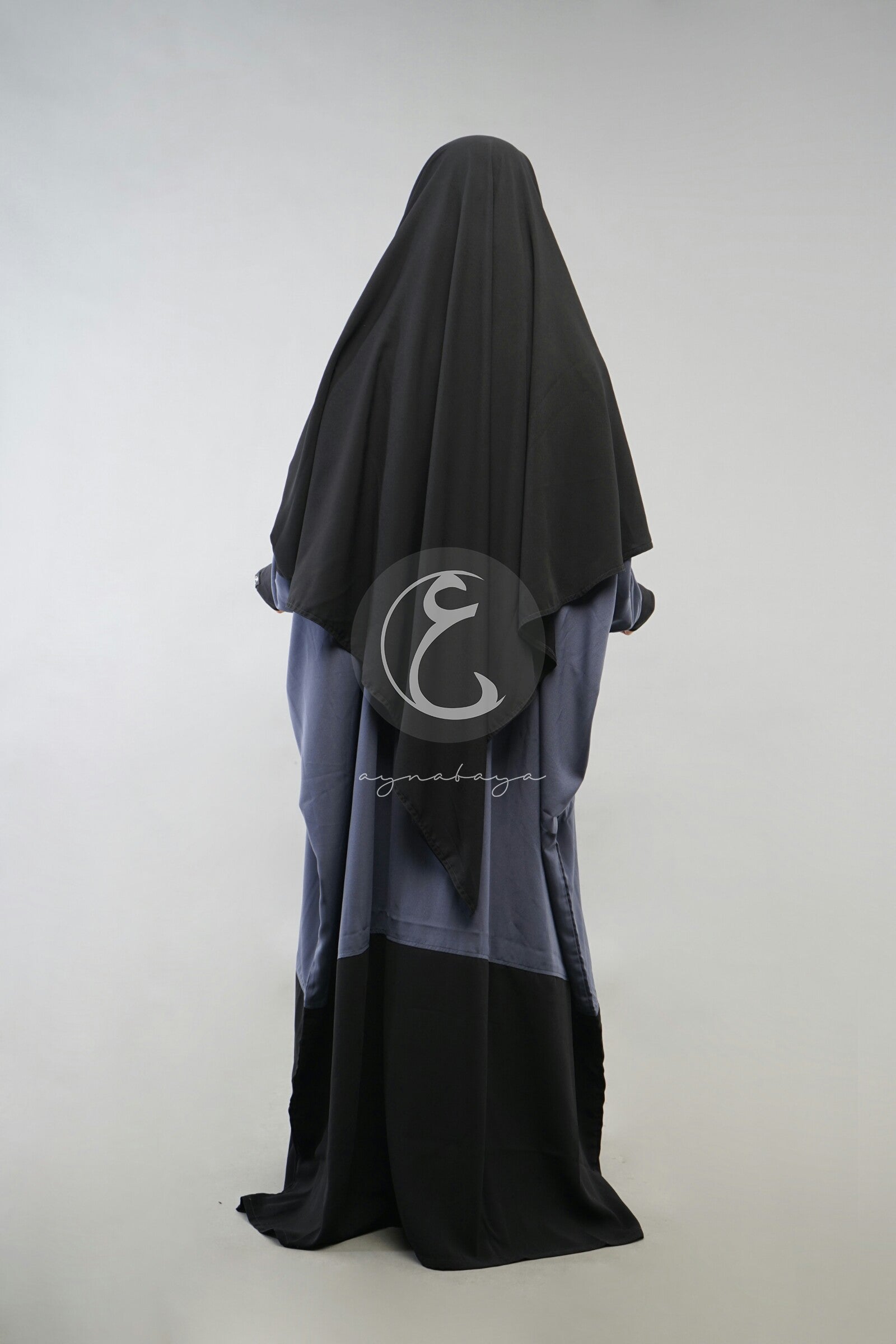 Hana abaya deals